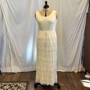 Women’s cream knit lace dress
